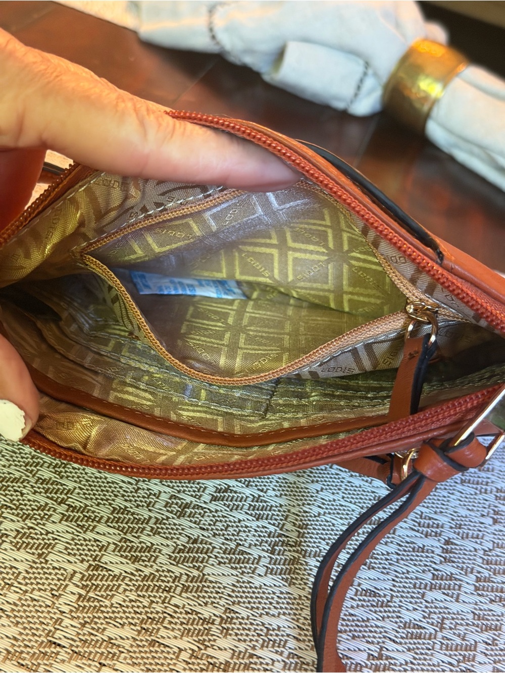 Lodis leather wristlet RFID wallet cognac color - Picture 6 of 16